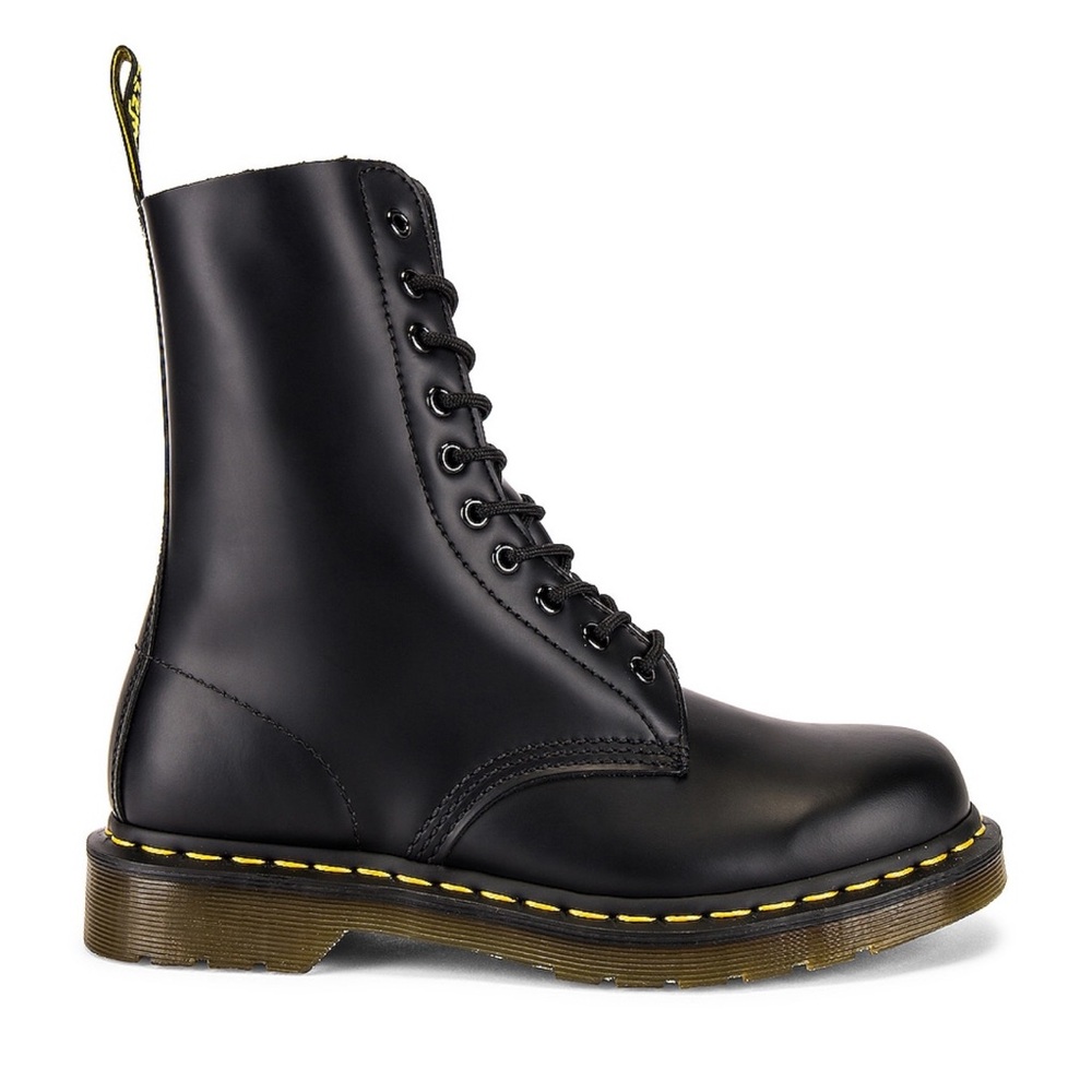 Dr. Martens 1490 Smooth Boots